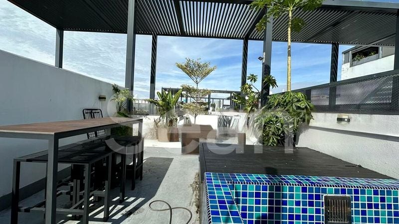 1 Bed Apartment (Condo) for Sale in  Suites 28 - Image 2